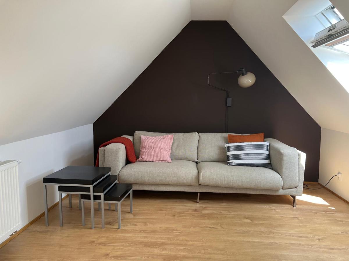 Sova Apartment Hostka  Ngoại thất bức ảnh